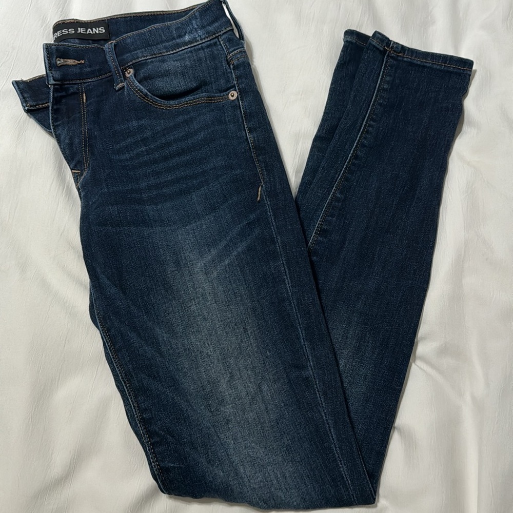Express jeans. Mid-rise legging. Size 2R
